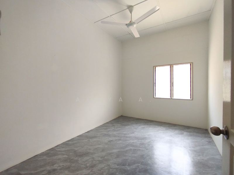 Kampung Ampang Campuran untuk Untuk Disewa - RM 2,700 /bulan, Mac 2026 - Room 3 - PropertyGuru.com.my