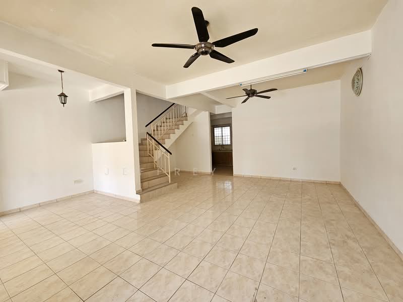 Bandar Mahkota Cheras untuk Untuk Dijual - RM 530,000, Mac 2026 - Living Room - PropertyGuru.com.my