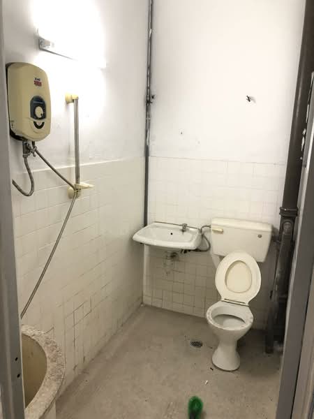 2-storey Terraced House for Sale in Setapak (Kuala Lumpur) - Loh KC - Bathroom - PropertyGuru.com.my