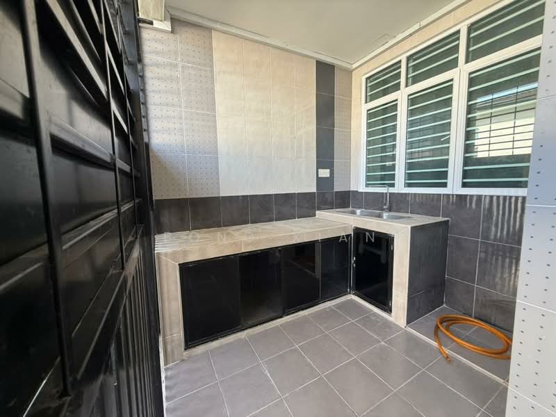 2-storey Terraced House for Sale in Kuching (Sarawak) - Bong Xian - Kitchen - PropertyGuru.com.my