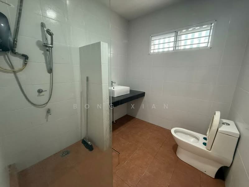 2-storey Terraced House for Sale in Kuching (Sarawak) - Bong Xian - Bathroom - PropertyGuru.com.my