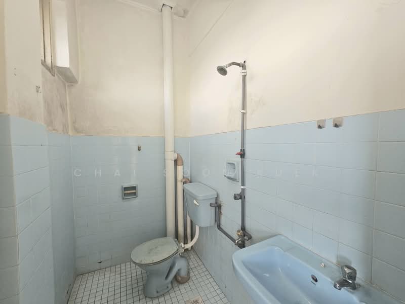 Apartment for Sale at Intan Apartment - Chai Soon Kuek - Bathroom - PropertyGuru.com.my