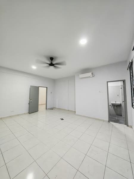 Cluster House for Rent in Iskandar Puteri (Nusajaya) (Johor) - HR Yeoh - Master Bedroom - PropertyGuru.com.my