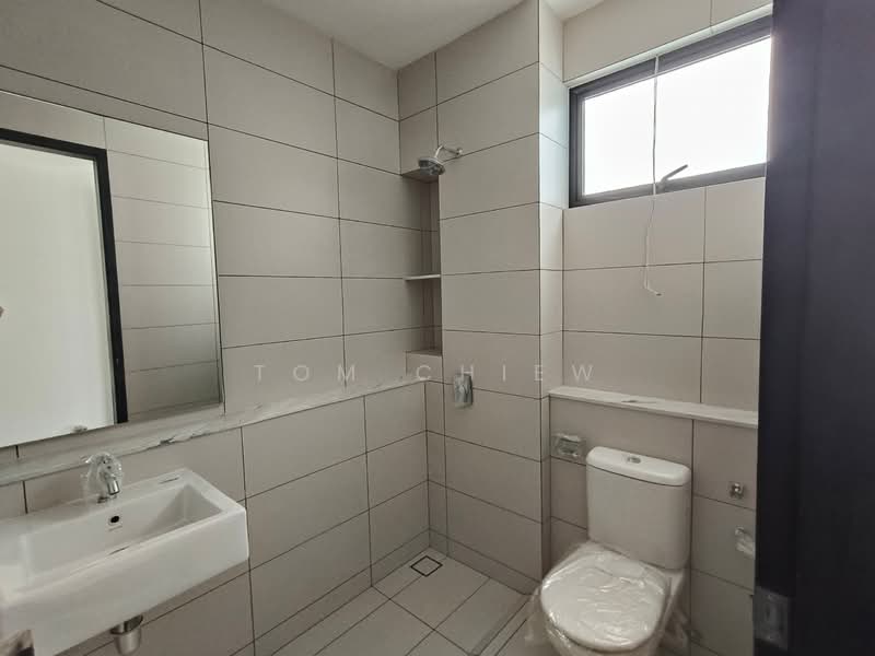 Cluster House for Sale in Senibong Cove (Masai) - Tom Chiew - Bathroom - PropertyGuru.com.my