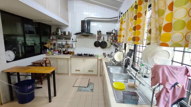 Taman Bukit Desa untuk Untuk Dijual - RM 1,450,000, Mac 2026 - Kitchen - PropertyGuru.com.my