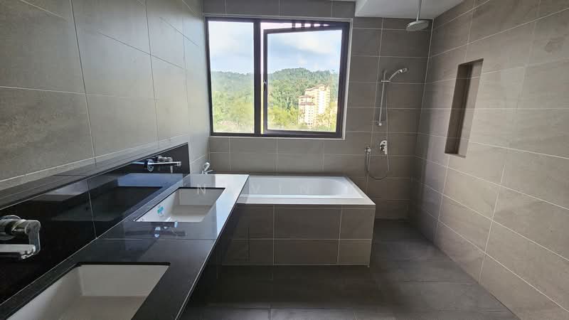 4.5-storey Terraced House for Sale in Ampang Jaya (Ampang) - Navin J - Bathroom - PropertyGuru.com.my