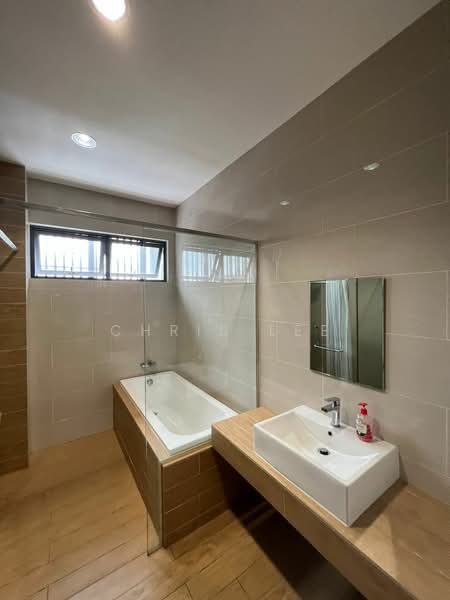 Rumah Berkembar untuk Disewa di Eco Sanctuary (Telok Panglima Garang) - Chris Lee - Bathroom - PropertyGuru.com.my
