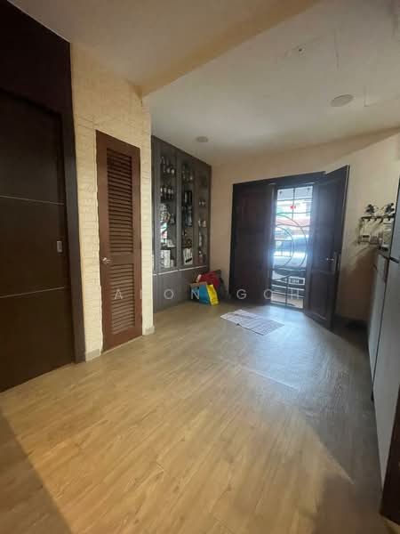 Semi-Detached House for Sale in Taman Bukit Serdang (Seri Kembangan) - Aaron Goh - Entrance - PropertyGuru.com.my