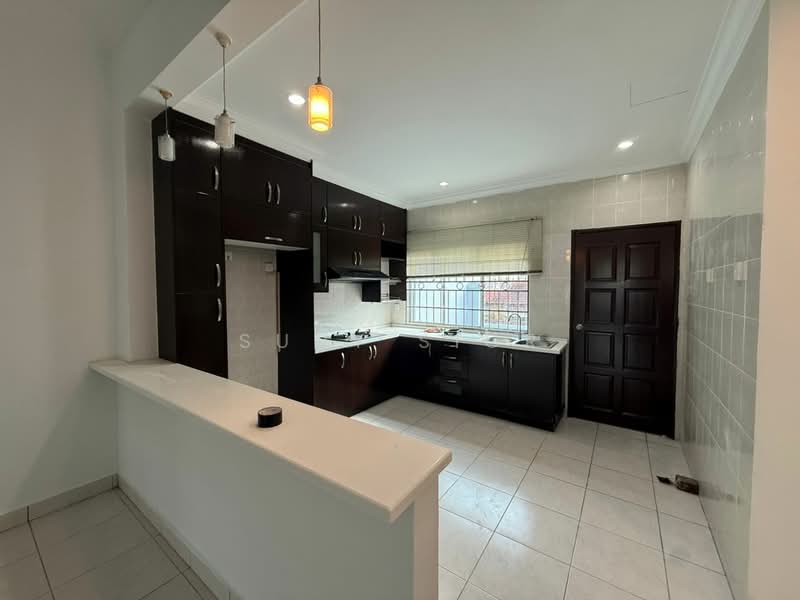 2-storey Terraced House for Rent in Taman Impian Emas (Skudai) - Suny Sior - Kitchen - PropertyGuru.com.my