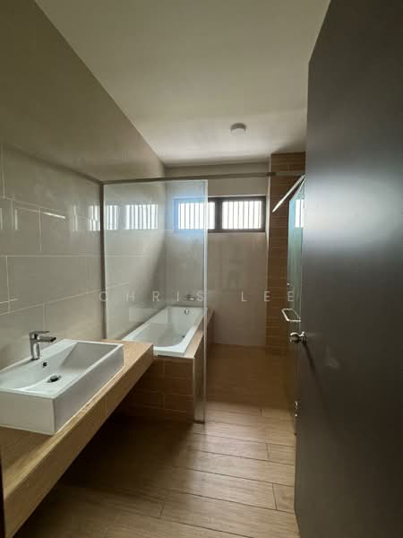 Semi-Detached House for Rent in Telok Panglima Garang (Selangor) - Chris Lee - Bathroom - PropertyGuru.com.my