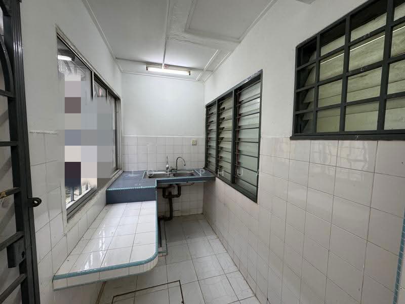 Rumah Teres 2-Tingkat untuk Dijual di Taman Mastiara (Jalan Ipoh) - Joe Phua - Kitchen - PropertyGuru.com.my