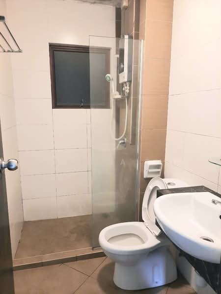 Desa Idaman Residences untuk Untuk Disewa - RM 1,700 /bulan, Mac 2026 - Bathroom - PropertyGuru.com.my