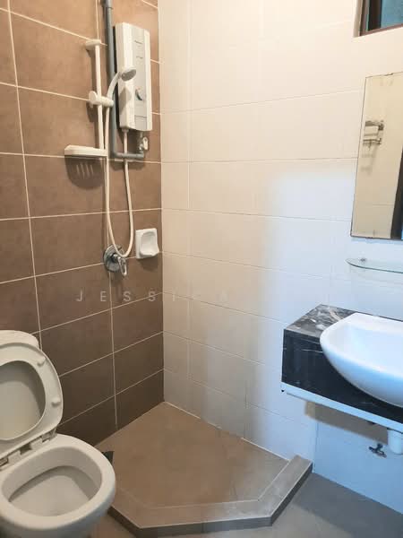 Desa Idaman Residences untuk Untuk Disewa - RM 1,700 /bulan, Mac 2026 - Bathroom - PropertyGuru.com.my