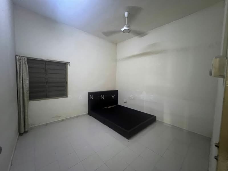 1-storey Terraced House for Sale in Kampung Baru Saleng (Kulai) - Danny See - Bedroom - PropertyGuru.com.my