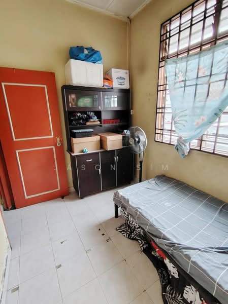 1-storey Terraced House for Sale in Taman Puteri Wangsa (Ulu Tiram) - Jason Sim - Bedroom - PropertyGuru.com.my