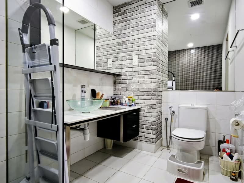 Service Residence for Sale at Verve Suites - MEI LOW - Bathroom - PropertyGuru.com.my