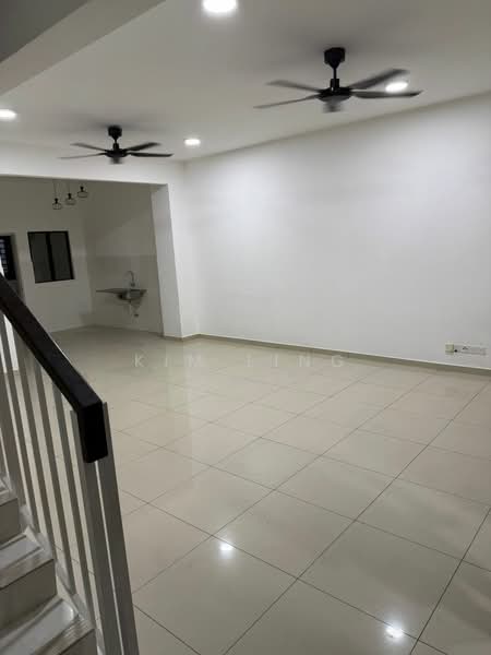2-storey Terraced House for Rent in Setia Utama (Setia Alam) - Kim Ling - Living Room - PropertyGuru.com.my