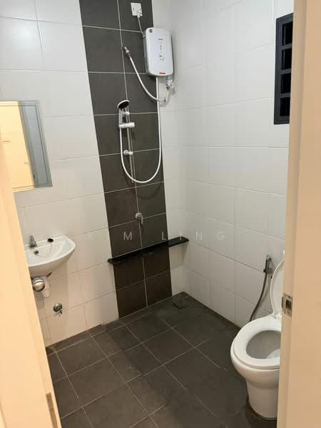 2-storey Terraced House for Rent in Setia Utama (Setia Alam) - Kim Ling - Bathroom 2 - PropertyGuru.com.my