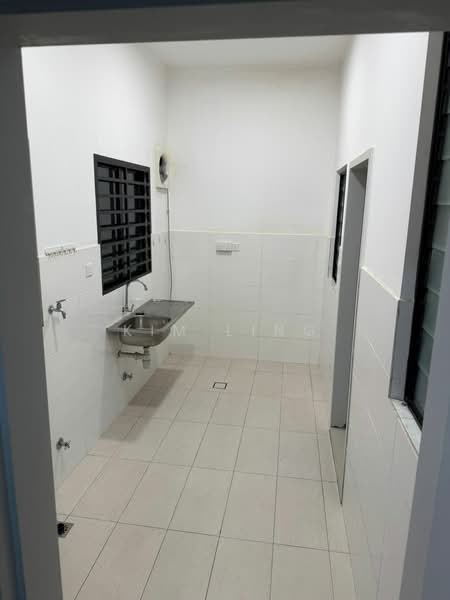 2-storey Terraced House for Rent in Setia Utama (Setia Alam) - Kim Ling - Indoor Kitchen - PropertyGuru.com.my