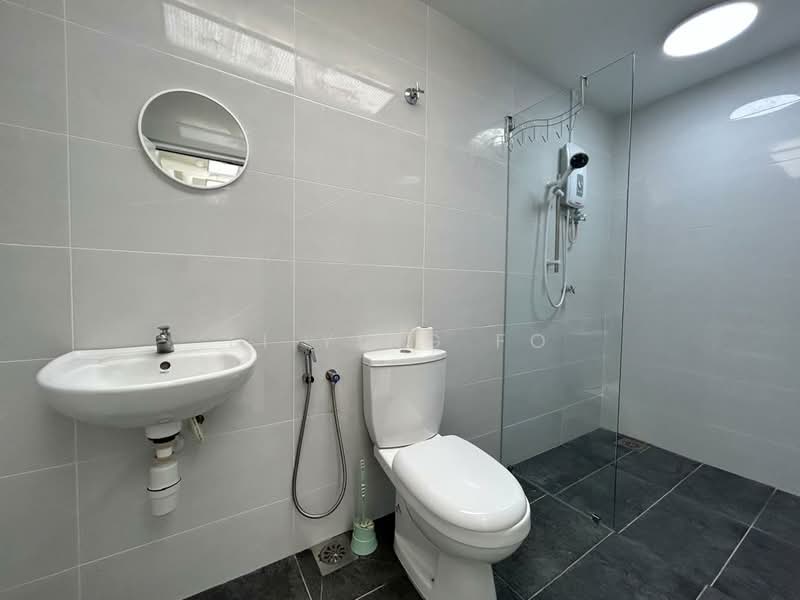 Retail Space for Rent in Subang Jaya (Selangor) - Li Ying Fo - Bathroom - PropertyGuru.com.my