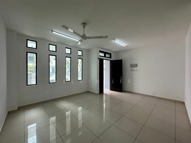Rumah Teres 2 Tingkat untuk Dijual di Taman Rebana Indah (Sungai Bakap) - Kelvin Lee - Living Room - PropertyGuru.com.my