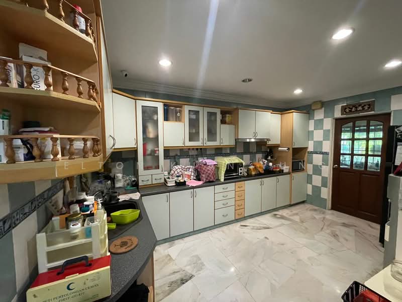 (Corner terrace house) USJ 1 untuk Untuk Disewa - RM 3,280 /bulan, Mac 2026 - Kitchen - PropertyGuru.com.my