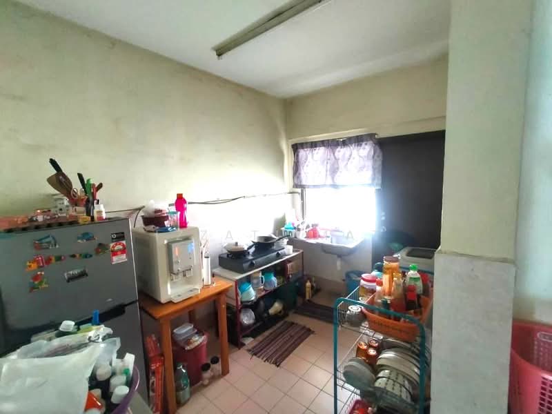 Seksyen 8 Bandar Baru Bangi untuk Untuk Dijual - RM 470,000, Mac 2026 - Kitchen - PropertyGuru.com.my