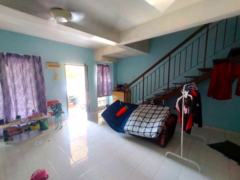 Seksyen 8 Bandar Baru Bangi untuk Untuk Dijual - RM 470,000, Mac 2026 - Living Room - PropertyGuru.com.my