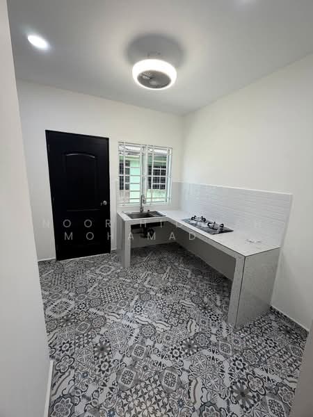 2-storey Terraced House for Sale in Taman Sri Tanjung (Semenyih) - Noor Hidayah Mohamad Noor - Kitchen - PropertyGuru.com.my