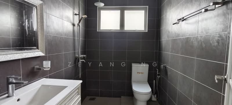 Bungalow for Sale in Sultan Abdul Aziz Shah Golf & Country Club (Shah Alam) - Zeyang Ng - Bathroom - PropertyGuru.com.my