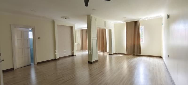 Bungalow for Sale in Sultan Abdul Aziz Shah Golf & Country Club (Shah Alam) - Zeyang Ng - Living Room - PropertyGuru.com.my