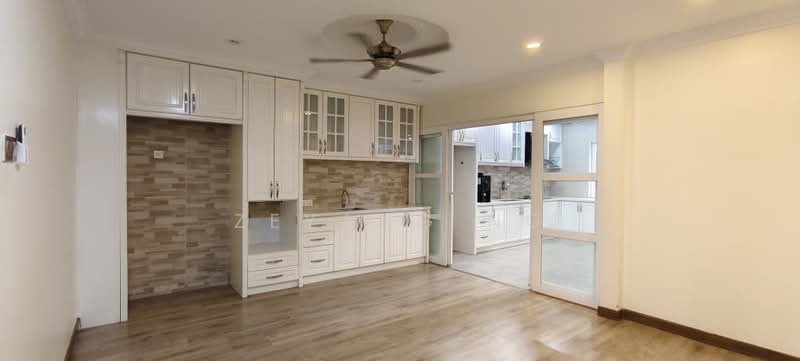Bungalow for Sale in Sultan Abdul Aziz Shah Golf & Country Club (Shah Alam) - Zeyang Ng - Kitchen - PropertyGuru.com.my