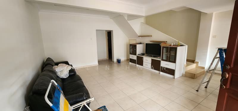 2-storey Terraced House for Sale in Taman Putra Prima (Puchong) - Collin Hwang - Living Room - PropertyGuru.com.my