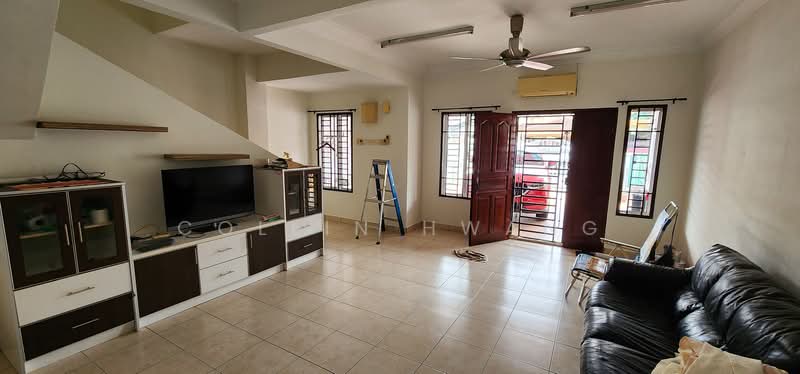 2-storey Terraced House for Sale in Taman Putra Prima (Puchong) - Collin Hwang - Living Room - PropertyGuru.com.my