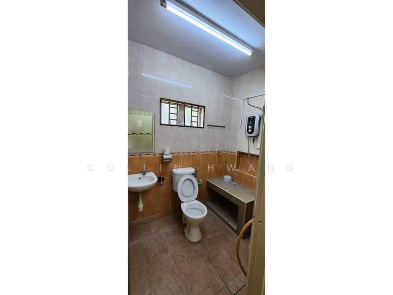 2-storey Terraced House for Sale in Taman Putra Prima (Puchong) - Collin Hwang - Bathroom - PropertyGuru.com.my