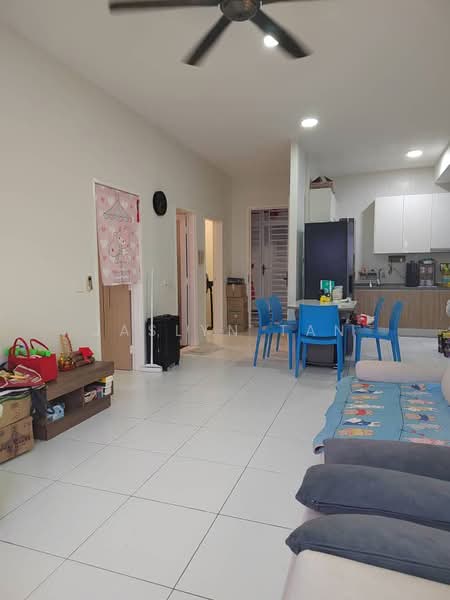 Condominium for Rent at Sky Oasis Residence (Pangsapuri Oasis 1) - Jaslyn Tan - Living Room - PropertyGuru.com.my
