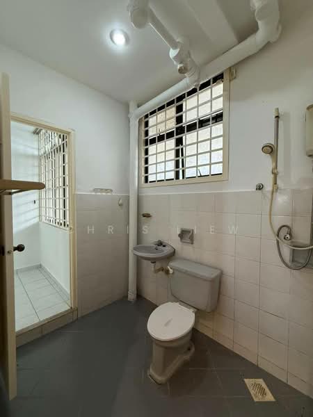 Taman Puteri Wangsa untuk Untuk Dijual - RM 368,000, Mac 2026 - Bathroom - PropertyGuru.com.my