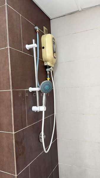 Service Residence for Sale at Livia Residence @ C180 - Jackie Ng - Bathroom - PropertyGuru.com.my