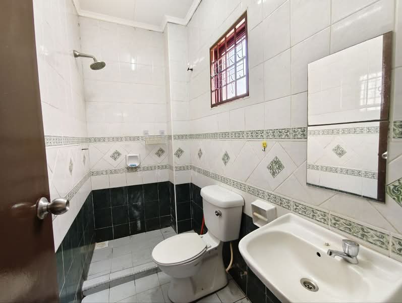 2-storey Terraced House for Sale in Taman Puchong Prima (Puchong) - Sherene Goh - Bathroom - PropertyGuru.com.my