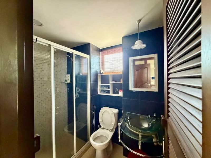 Kondominium untuk Dijual di Sri Perdana - Veronica Boo - Bathroom - PropertyGuru.com.my