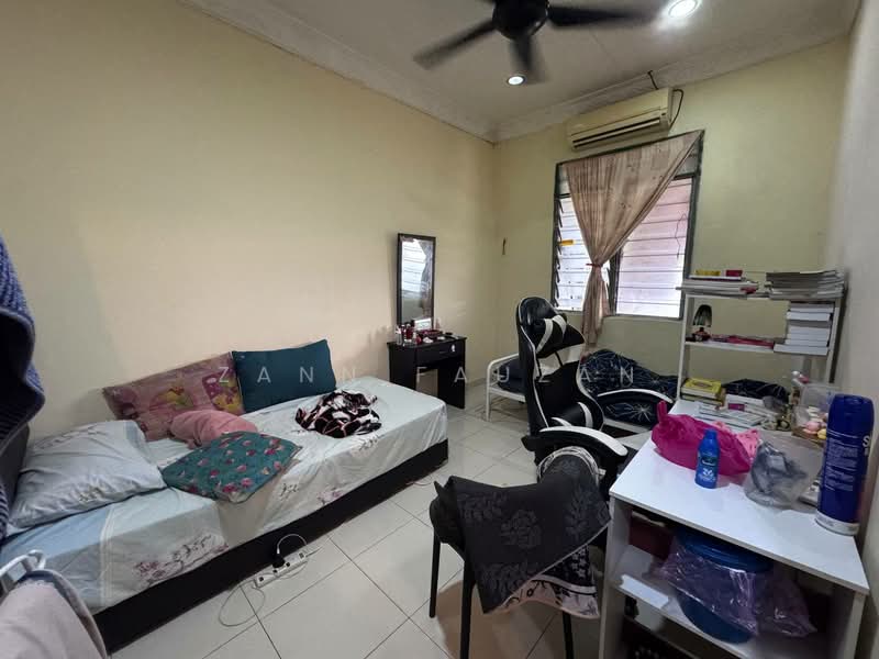 1-storey Terraced House for Sale in Bukit Beruntung (Serendah) - Zann Fauzan - Bedroom - PropertyGuru.com.my
