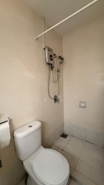 Rumah Berkembar untuk Dijual di Kemuning Utama Permai (Shah Alam) - Anjoe Tang - Bathroom - PropertyGuru.com.my