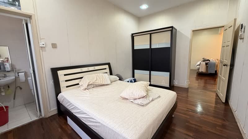 Rumah Berkembar untuk Dijual di Kemuning Utama Permai (Shah Alam) - Anjoe Tang - Bedroom - PropertyGuru.com.my