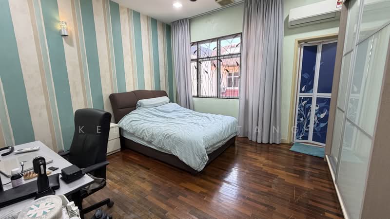 Rumah Berkembar untuk Dijual di Kemuning Utama Permai (Shah Alam) - Anjoe Tang - Bedroom - PropertyGuru.com.my