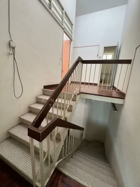 Untuk Dijual - 2.5 storey terrace | Island Glades | Greenlane | 1400sf | reno | For sale