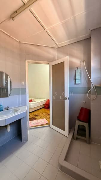 Terraced House for Sale in Bandar Sungai Long (Selangor) - Johnson Ngai - Bathroom - PropertyGuru.com.my