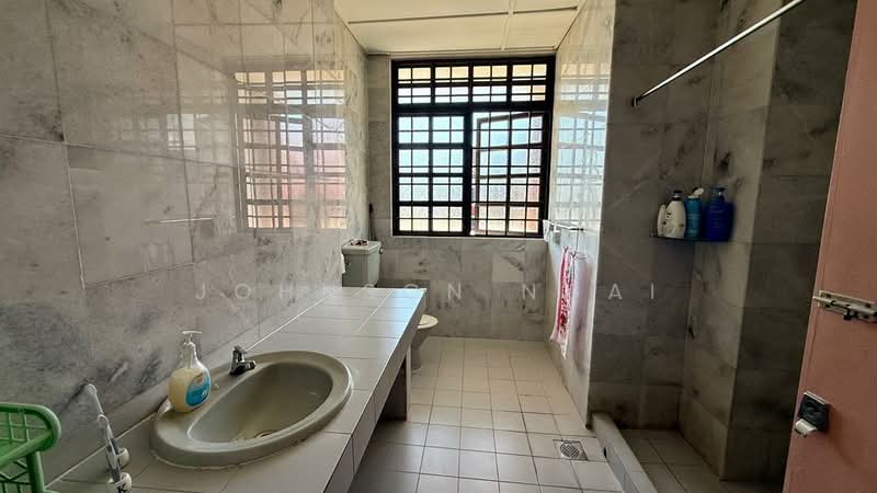 Terraced House for Sale in Bandar Sungai Long (Selangor) - Johnson Ngai - Bathroom - PropertyGuru.com.my