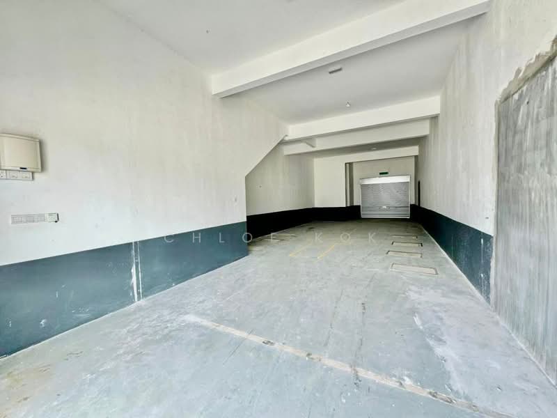 Shop for Sale in Bukit Beruntung (Selangor) - Chloe Kok - Car Park - PropertyGuru.com.my
