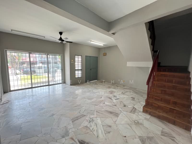 Terraced House for Sale in Seri Kembangan (Selangor) - Steve Tham - Living Room - PropertyGuru.com.my