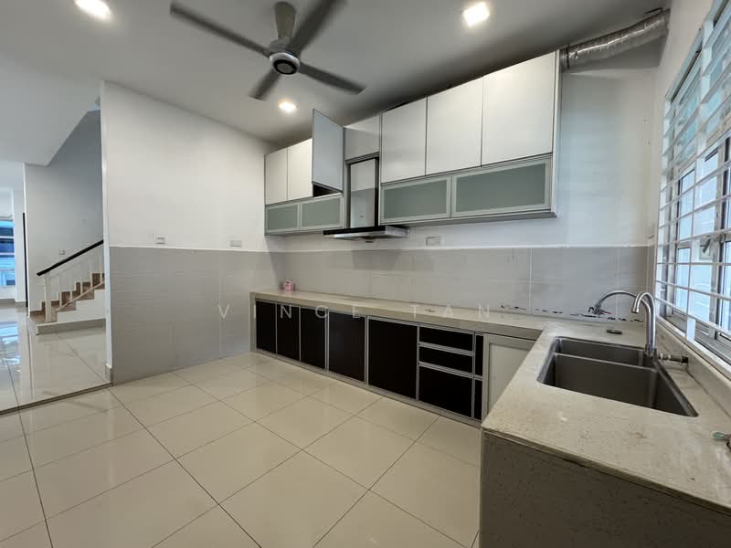 Semi-Detached House for Sale in Selayang Heights (Selayang) - Vince Tan - Kitchen - PropertyGuru.com.my